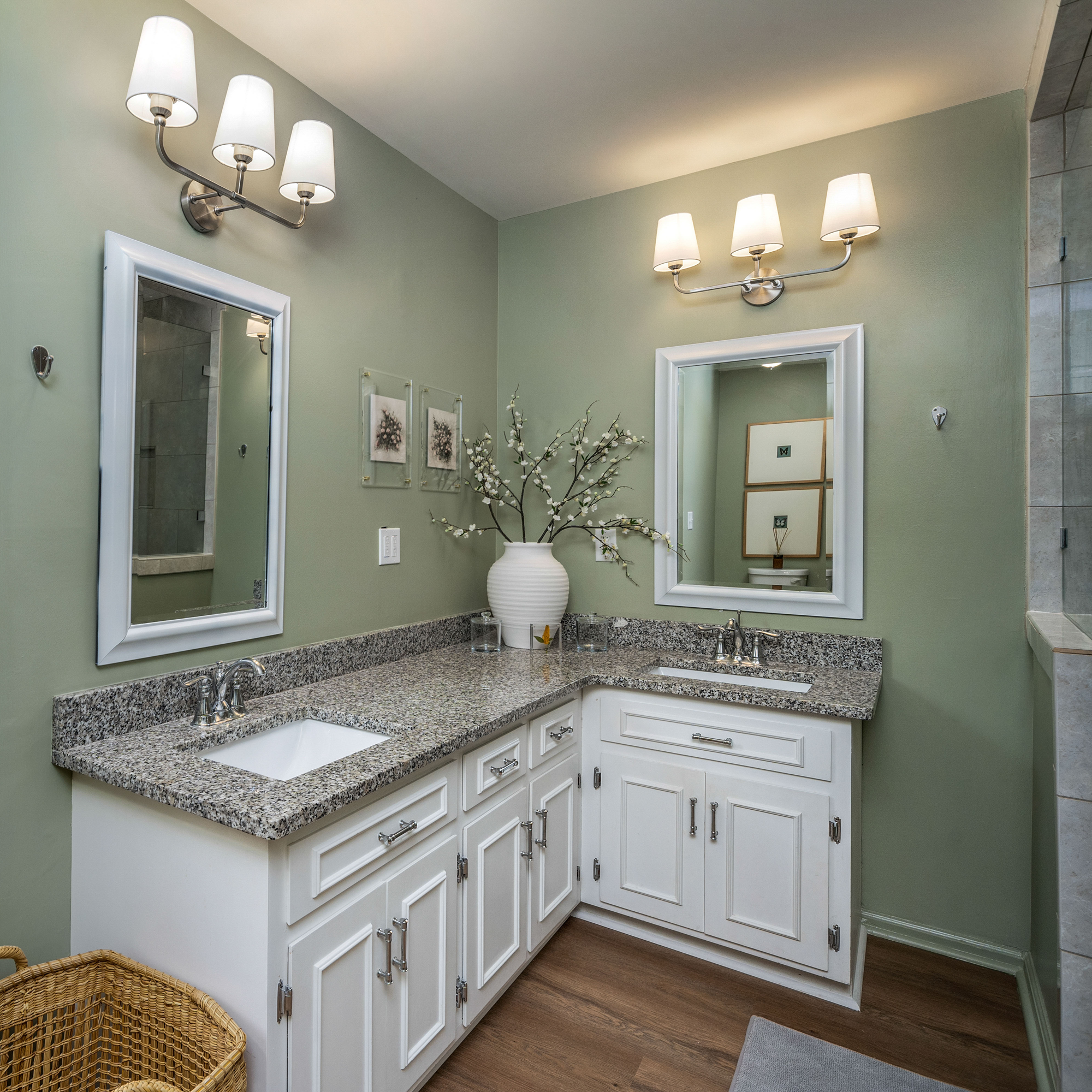 Allure Gingermisu Maple ISOCORE vinyl flooring installed in a bathroom